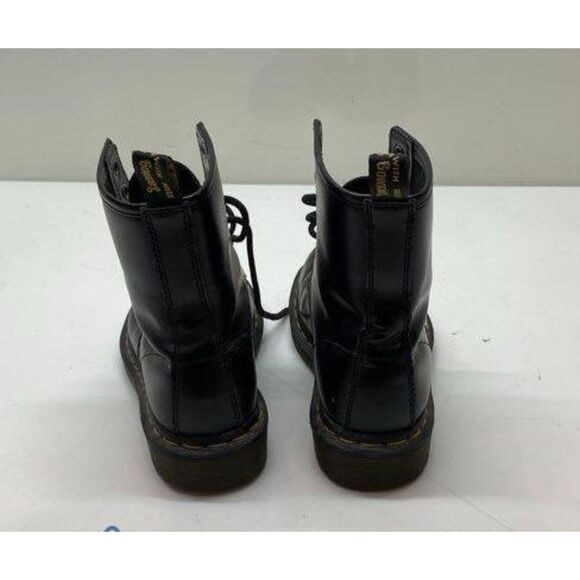 Dr. "Doc" Martens 11822 black leather combat boots. Women's 7 (Men's 6). - Picture 5 of 7